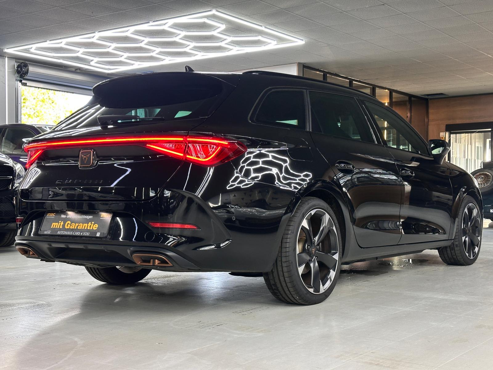 CUPRA LEON SPORTSTOURER E-HYBRID 204ch DSG - ATTELAGE PIVOTANT - COCKPIT NUMÉRIQUE - ACC - CAMÉRA DE RECUL - SIÈGES CHAUFFANTS