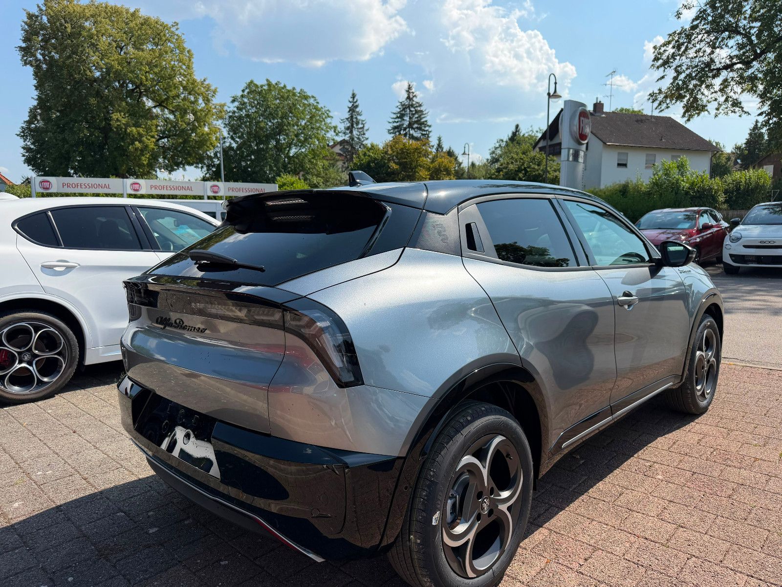 Fahrzeugabbildung Alfa Romeo Junior Elettrica 115 kW Sport Speciale