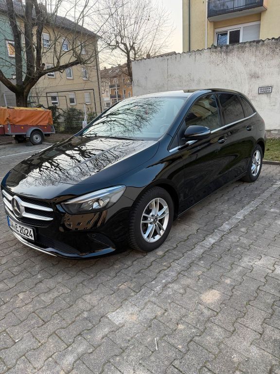Image of Mercedes-Benz B 200