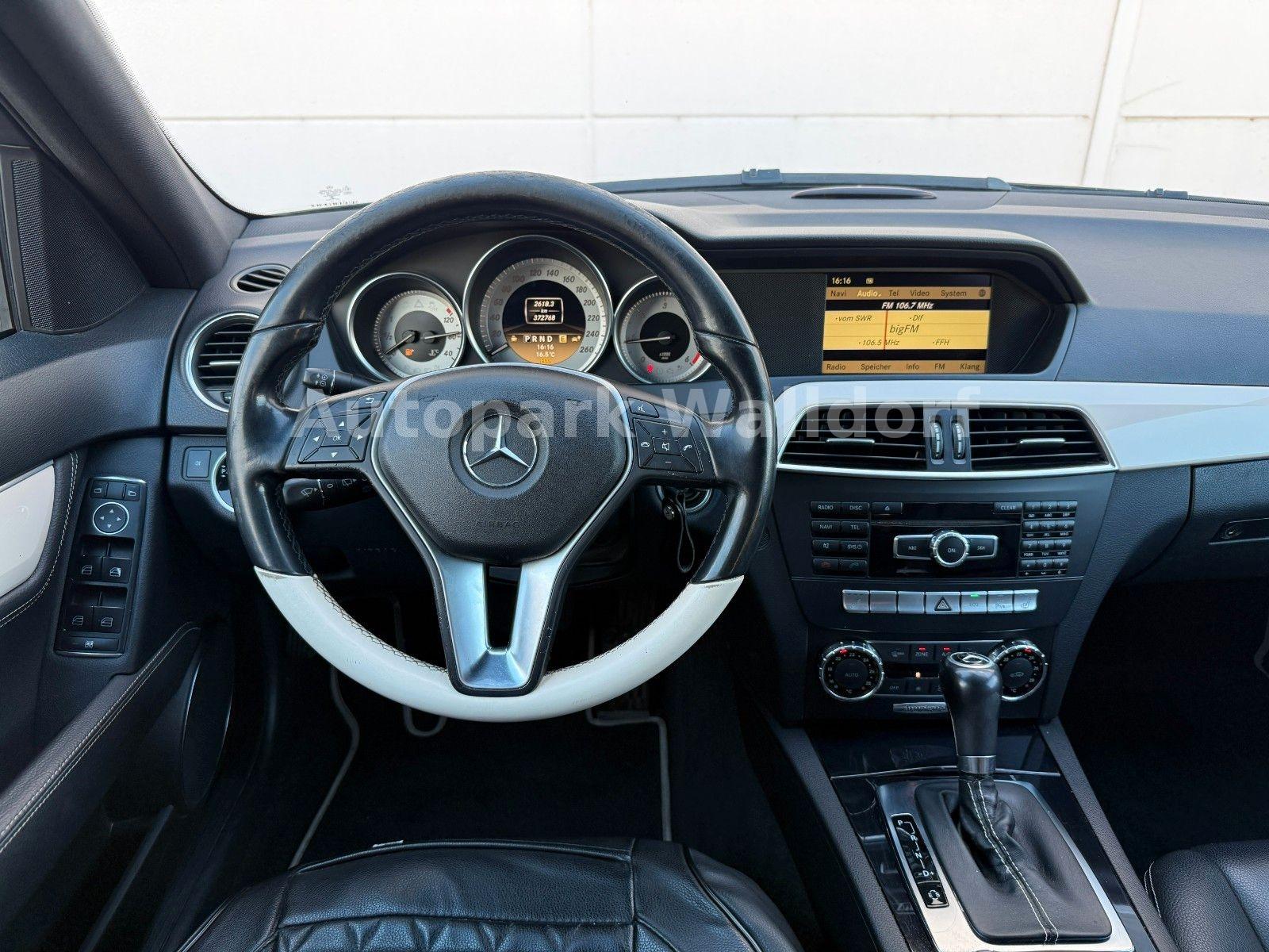 Mercedes-Benz C220 2011 — photo 14