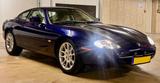 Jaguar XK8 Coupe - - blaue Jaguar XK8