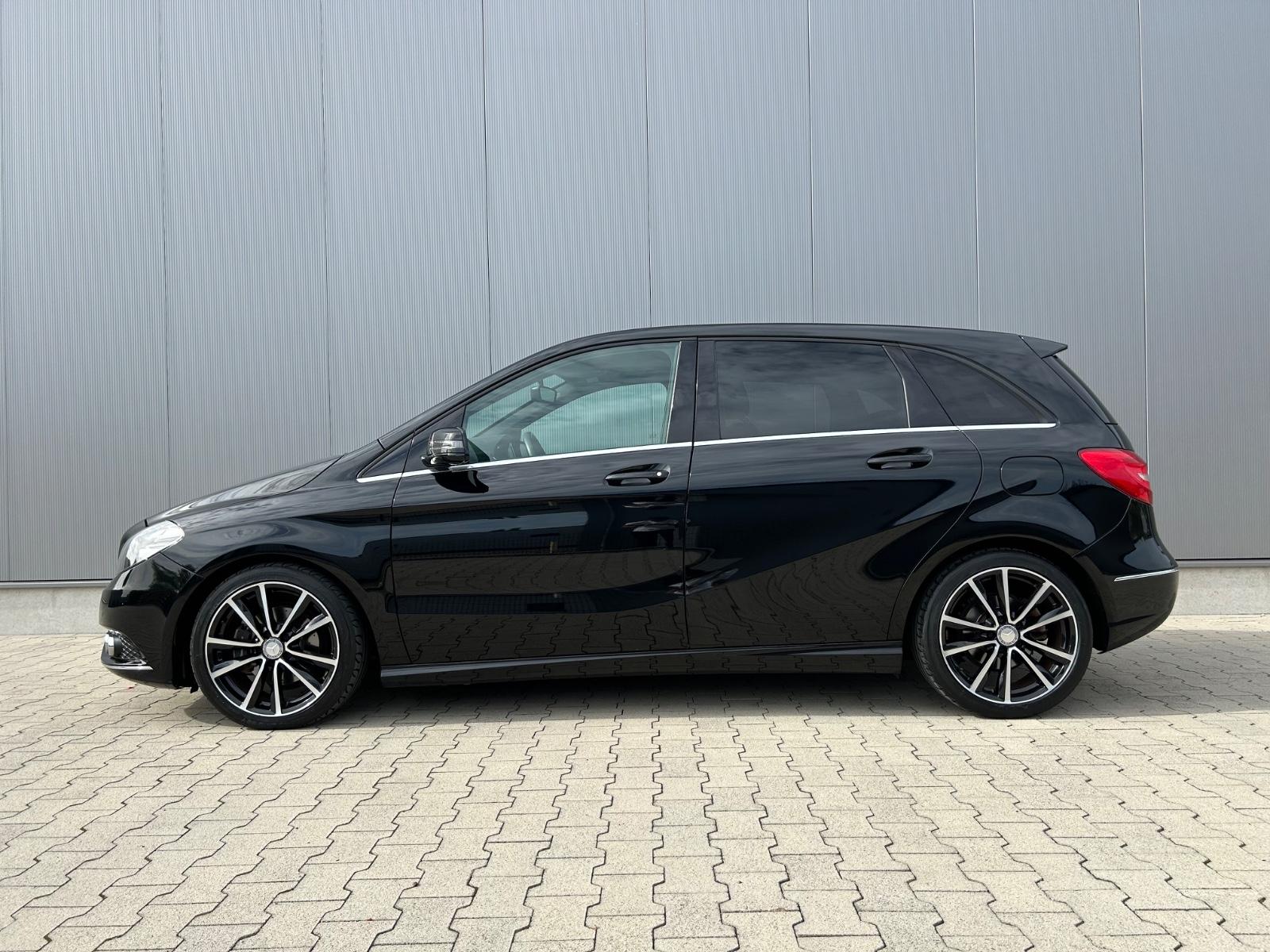 Mercedes-Benz B 180 AMG Line 2. Hand Navi Klima Teilleder USB