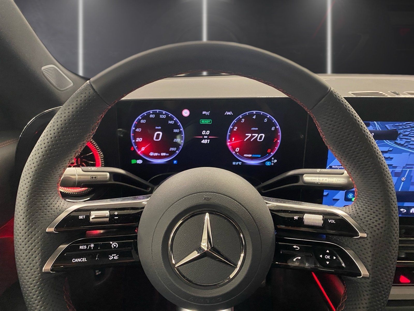 Fahrzeugabbildung Mercedes-Benz CLA 200 AMG*Distro*360°*MultiBeam*Night*Pano*LED