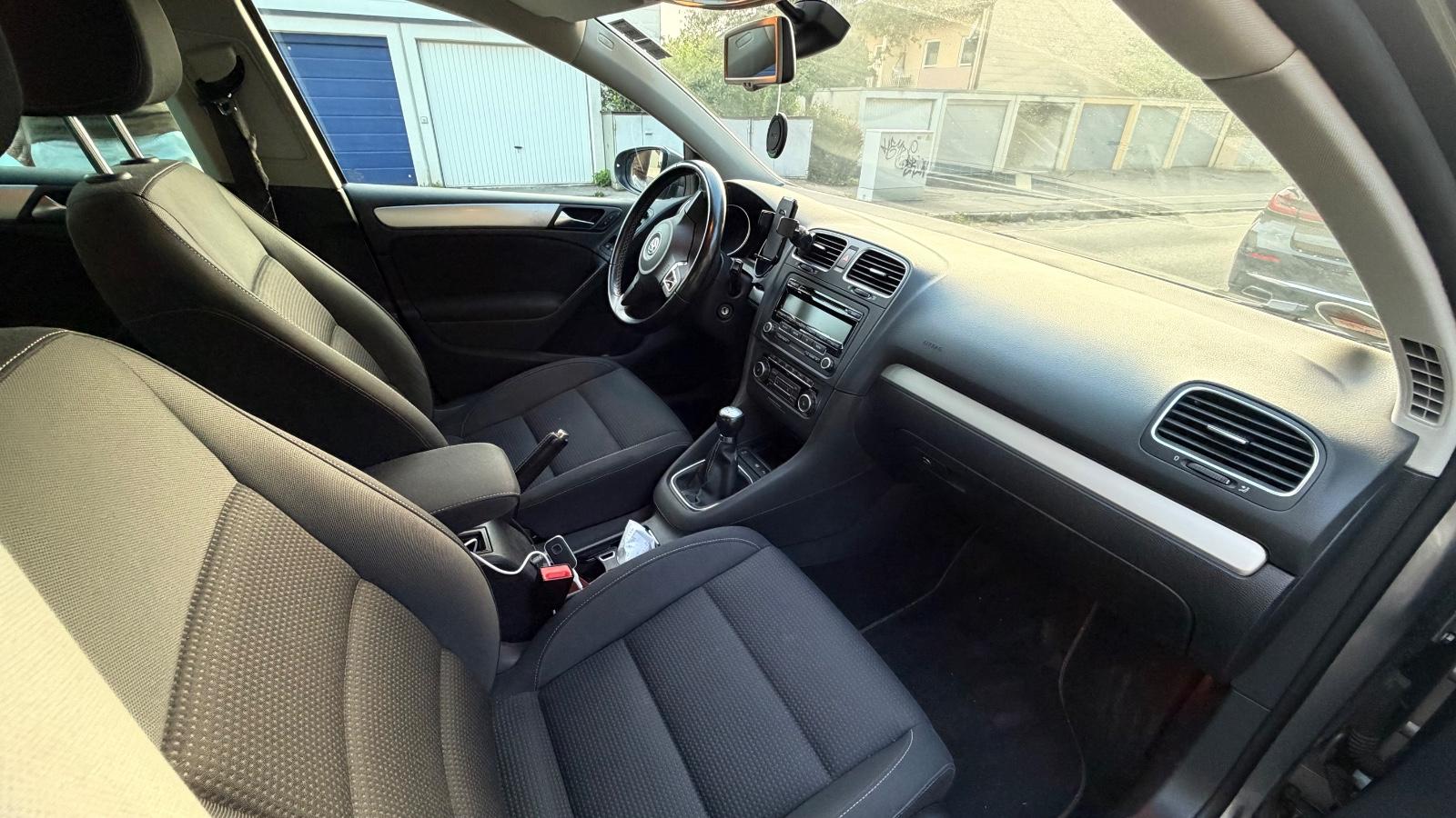 Volkswagen Golf 2010 — photo 12