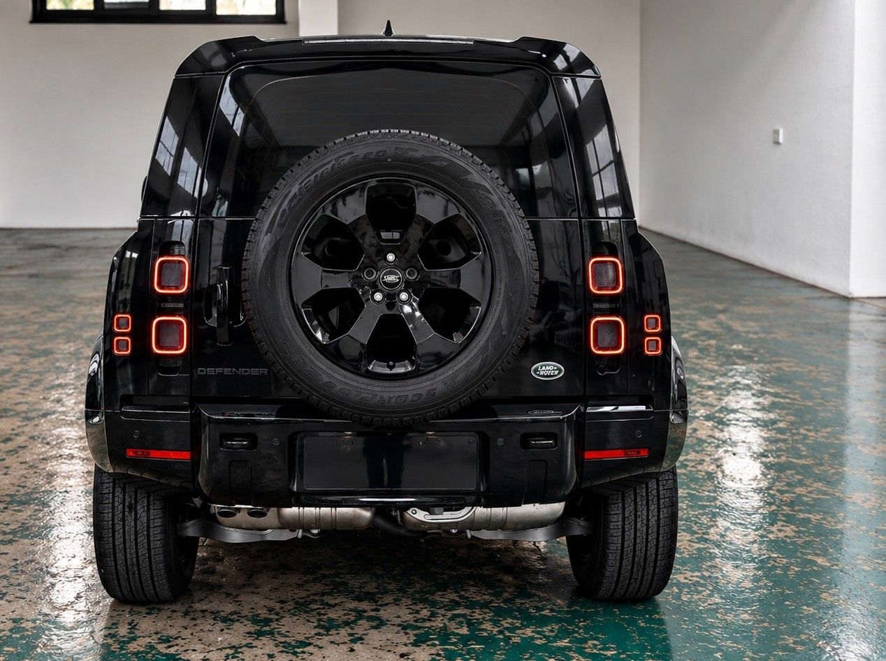 Land Rover Defender 3.0 D250 MHEV X-Dynamic SE foto 2