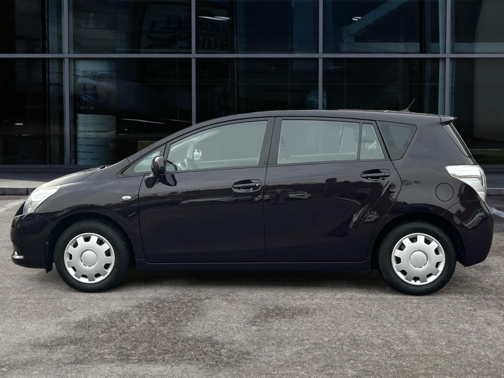 Fahrzeugabbildung Toyota Verso 1.8 Edition