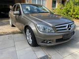 Mercedes-Benz C 200 CGI BlueEfficiency Automatik - Mercedes-Benz C 200: Cgi Blueefficiency