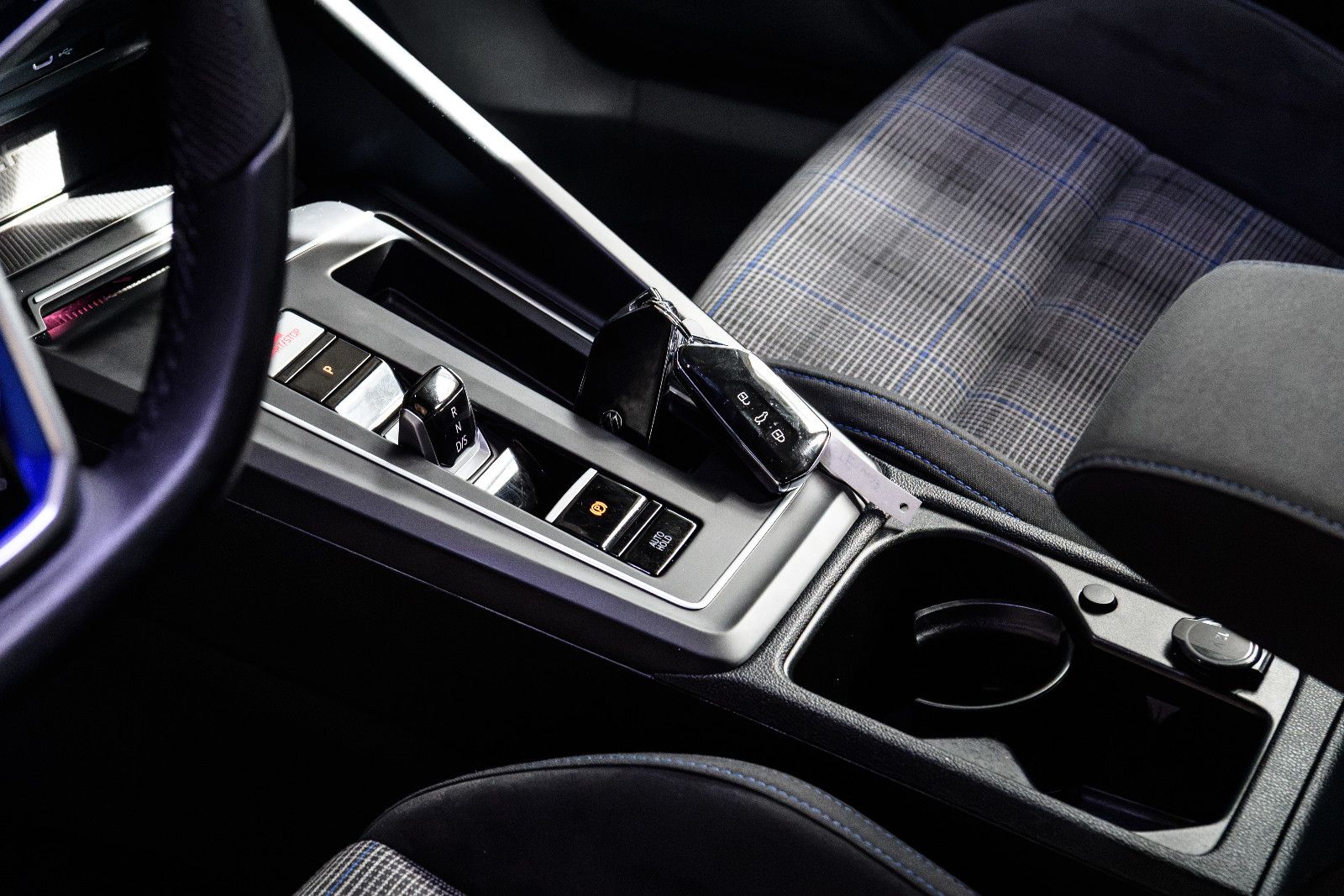 Fahrzeugabbildung Volkswagen Golf VIII Lim. GTE eHybrid +DSG+Navi+ACC