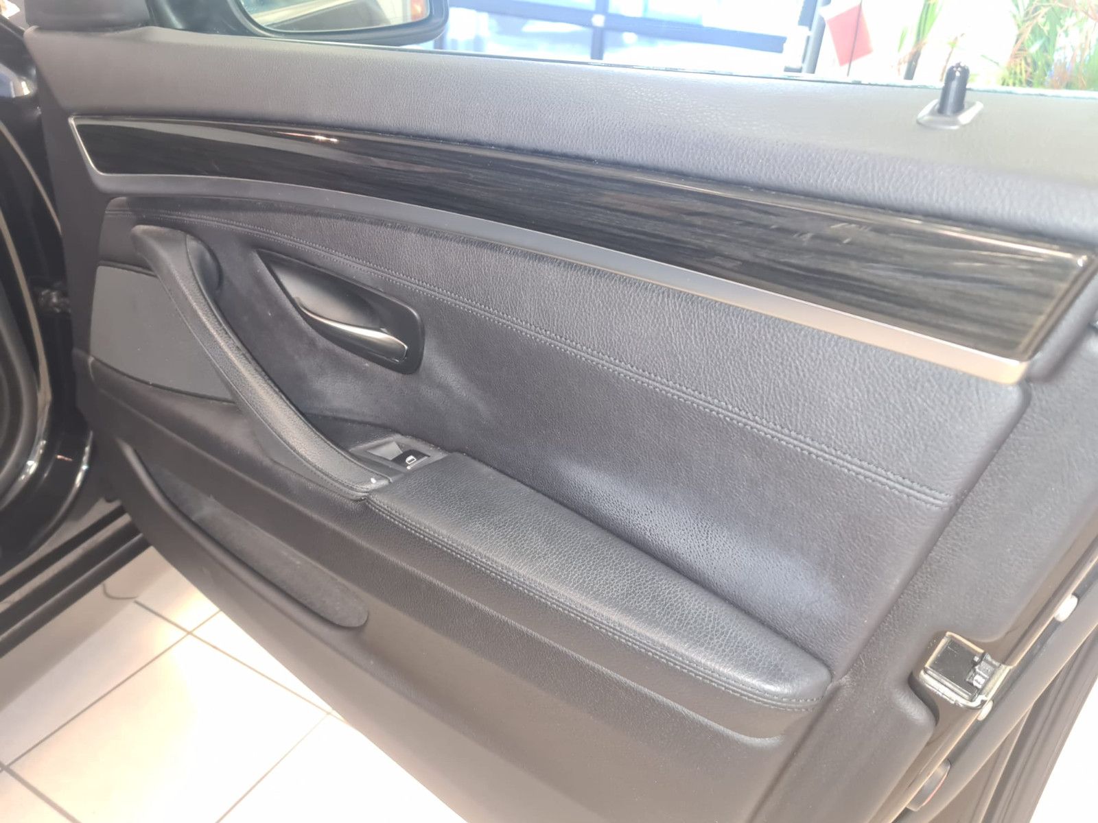 Fahrzeugabbildung BMW 530 Touring xDrive/TOP GEPFLEGT / AHK
