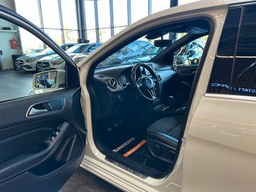 Mercedes-Benz B 180 *KLIMA*SZHZ*LEDER*NAV*PDC*SPUR*TOTWINKEL