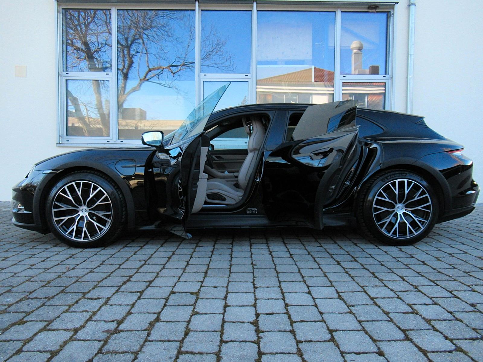 Porsche MY25 4C TURISMO FOND RSE HEAD-UP ACC®18+BELÜ/360