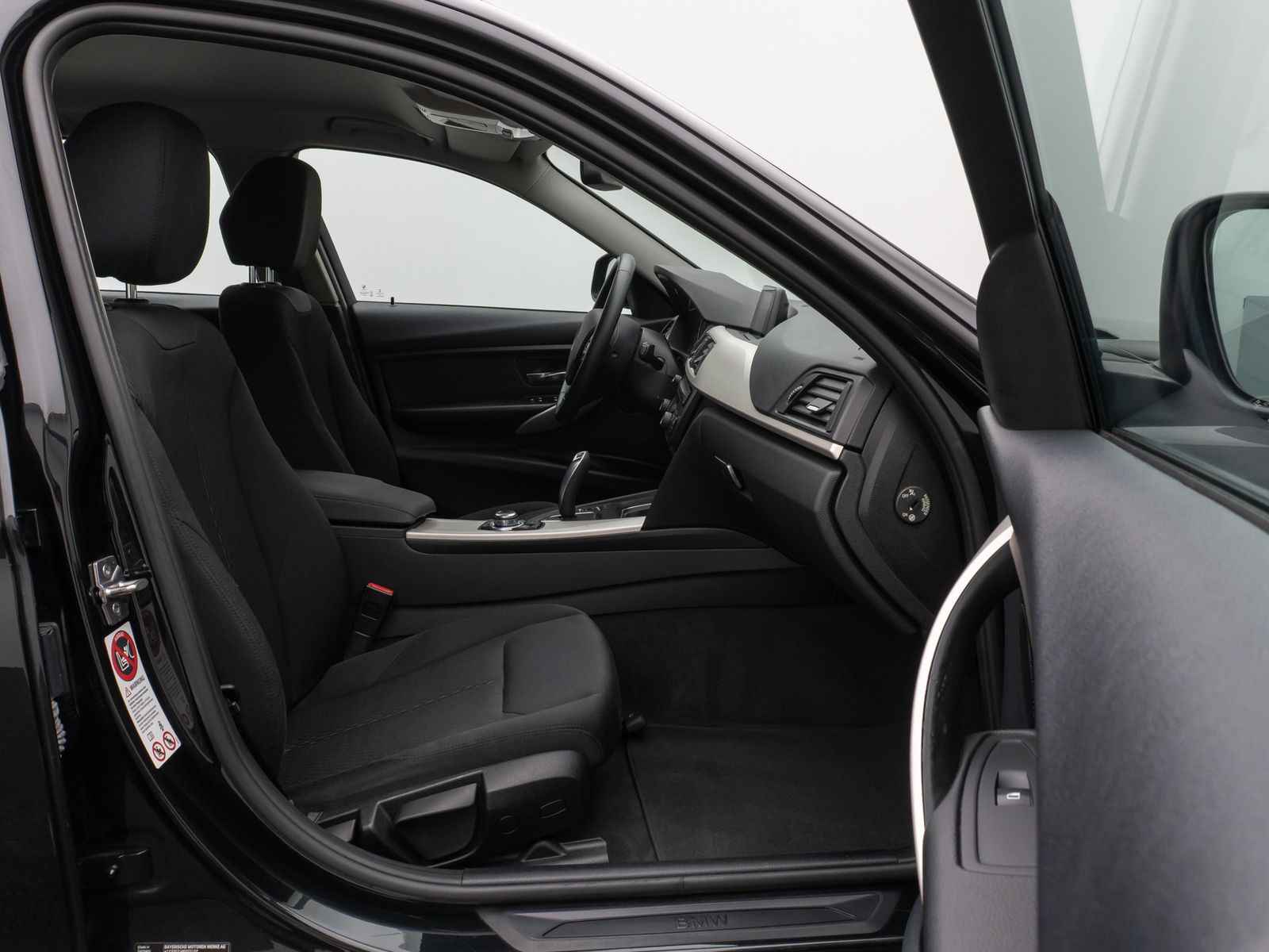Fahrzeugabbildung BMW 320d Navi PDC Sitzhzg Xenon Geschwindigkeitsreg