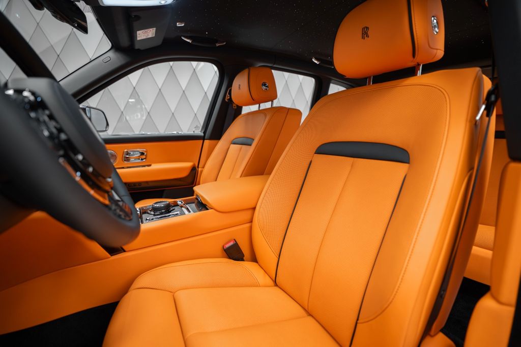 Cullinan BLACK BADGE 2026 BLACK/ORANGE 4 SEATS - Bild 13