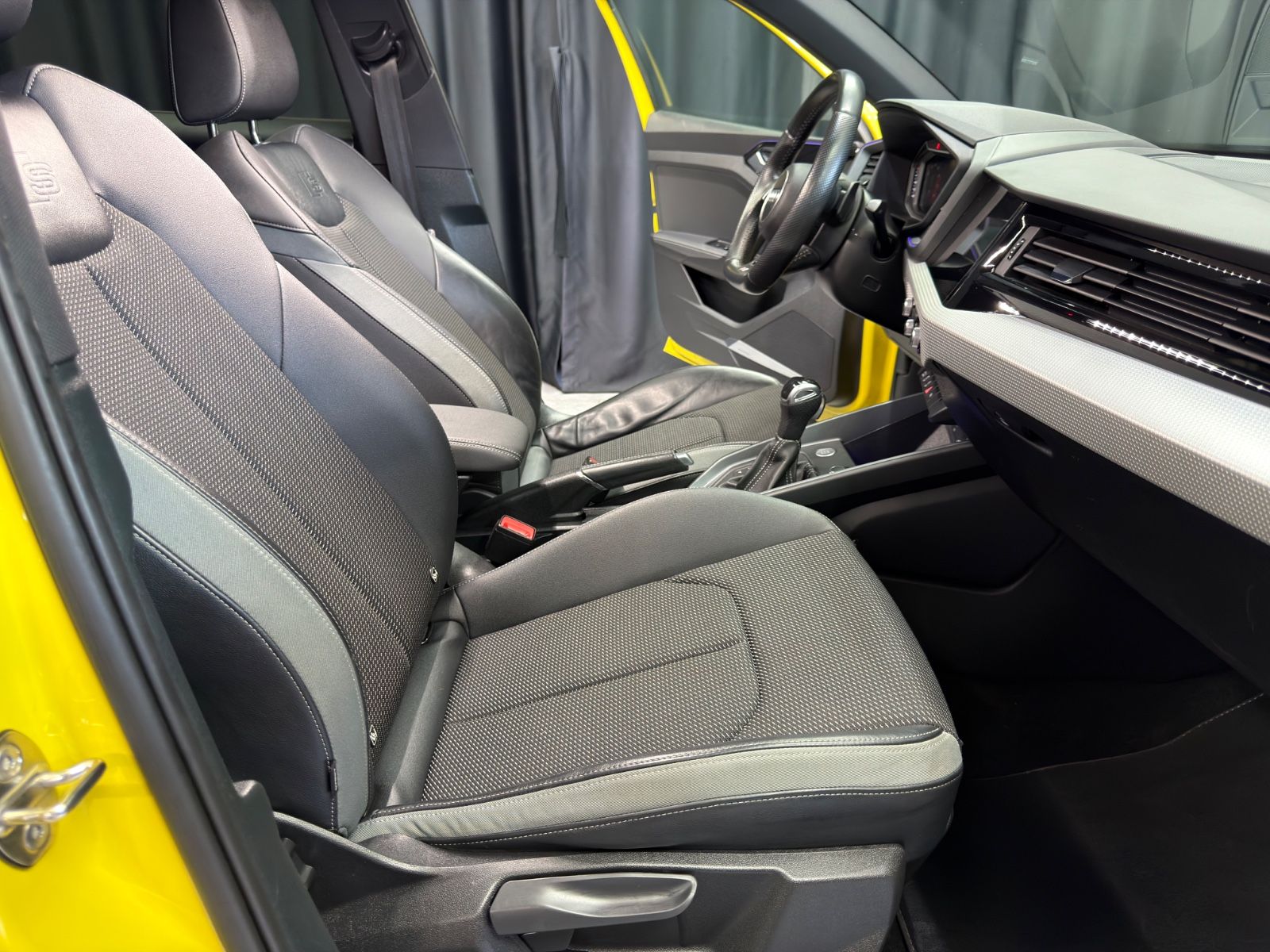 Fahrzeugabbildung Audi A1 Sportback 40 TFSI edition one|3xS-LINE|DSG|