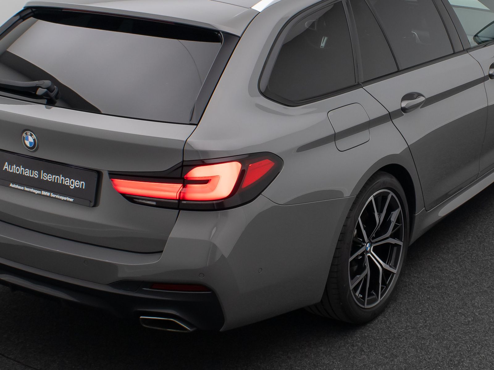 Fahrzeugabbildung BMW 540d xD M Sport Laser HUD DAB HiFi ACC Komfort
