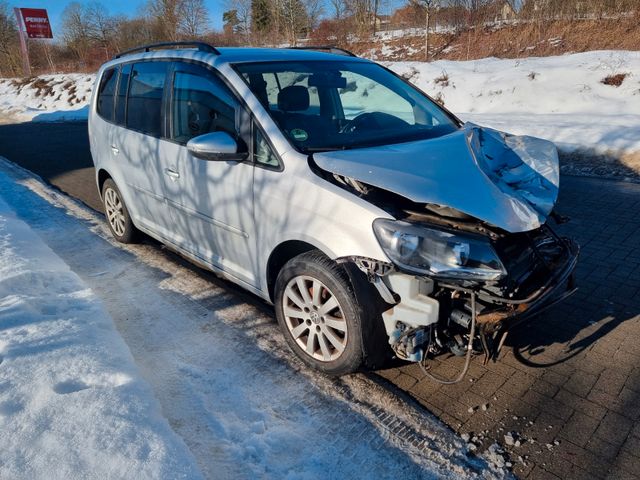 VW Touran Comfortline BMT*UNFALL* Bild 2
