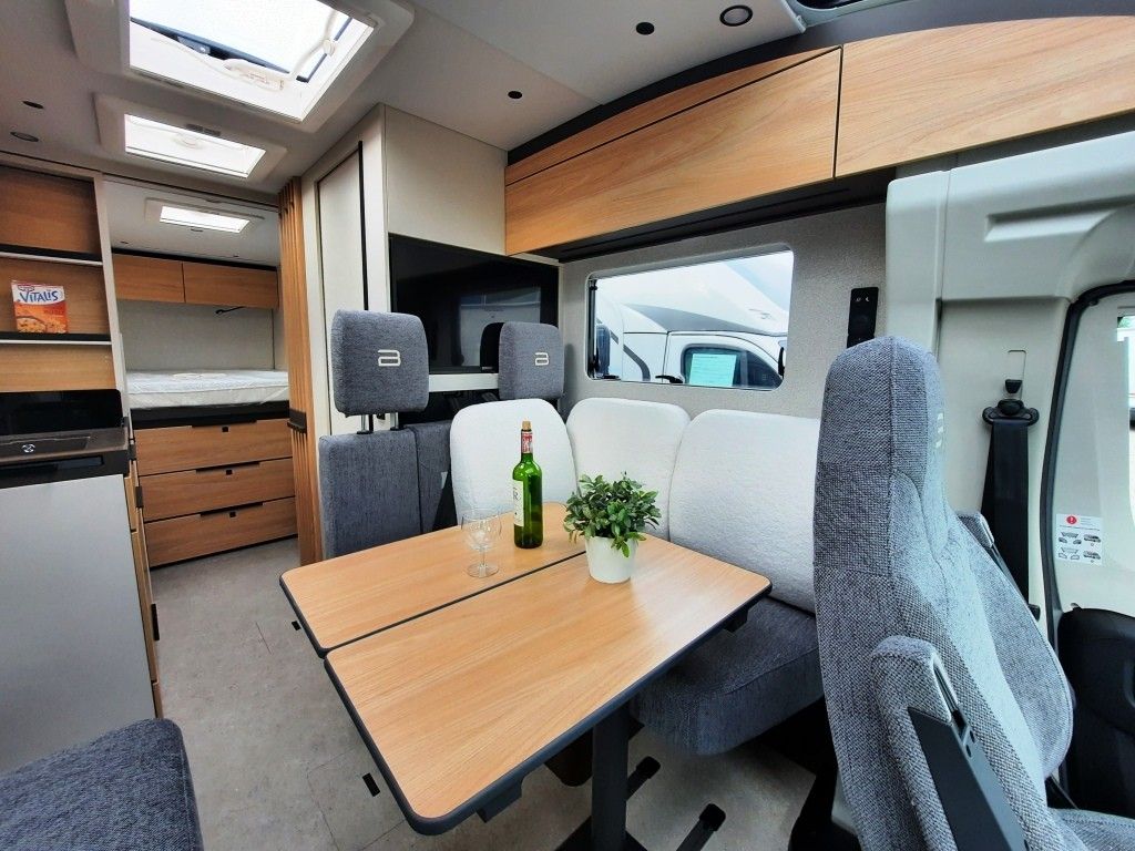 Fahrzeug Übersicht 8 Fahrzeugabbildung Bürstner Signature SFT 7.4 Verfüg./Sparen Sie 9.888,- €