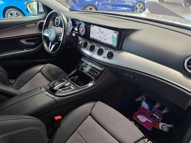 MERCEDES-BENZ E 220 — Foto 26