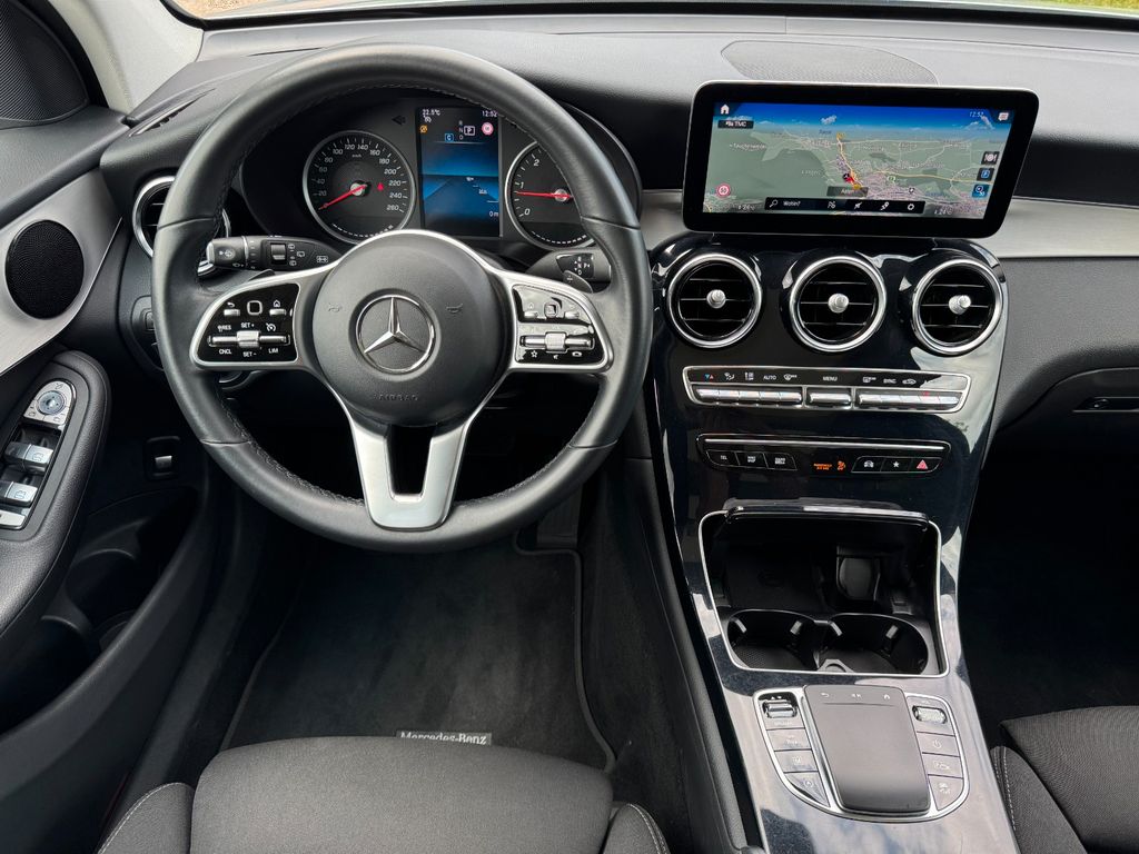Mercedes-Benz GLC 220 d 4Matic,LED, AHK,R.Kam,Panorama,Mbux