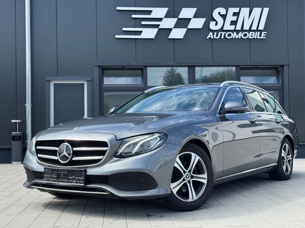 Image of Mercedes-Benz E 220