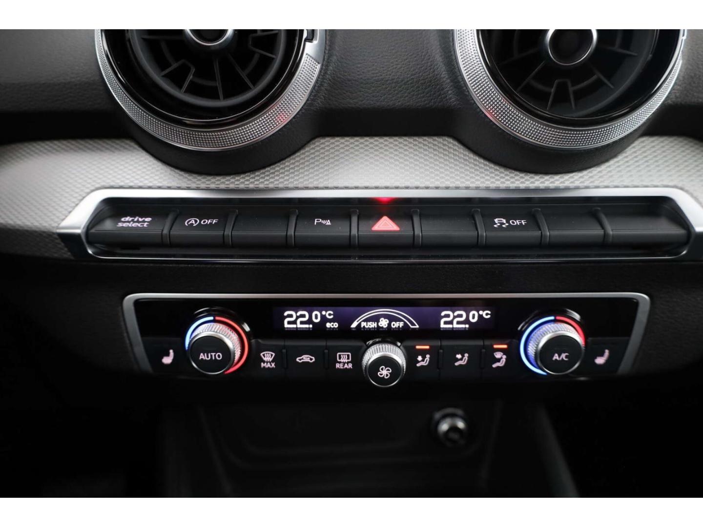 Audi Q2 40 TFSI quattro S line AHK/SH/RFK/LED/NAV, миниатюра 17