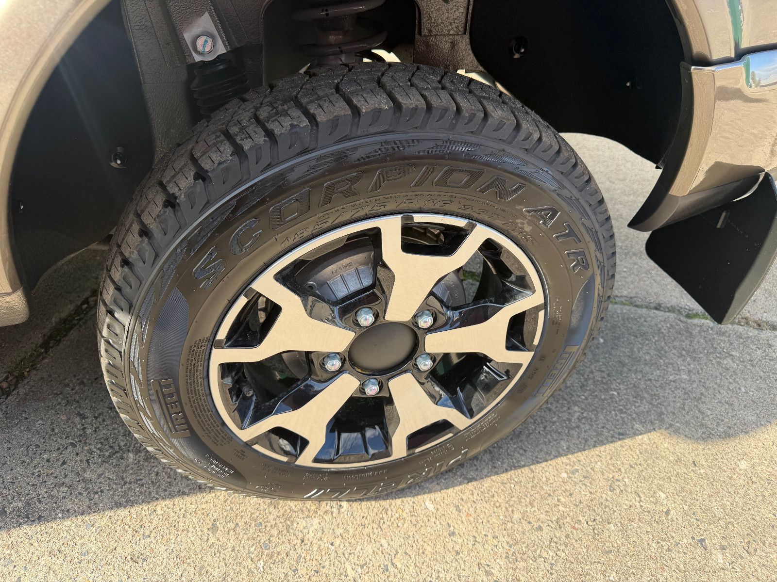 Fahrzeugabbildung Lada NIVA LEGEND URBAN "PREMIUM PLUS"!  AET 2026
