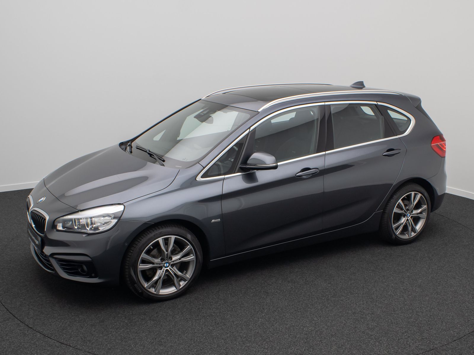 Fahrzeugabbildung BMW 218d Active Tourer Sport Line LED Kamera HiFi Pa