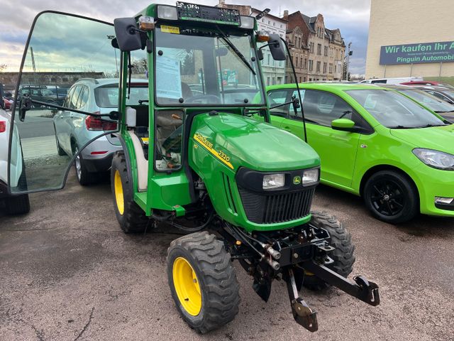 John Deere 2320 HST Kommunaltraktor + Mähdeck