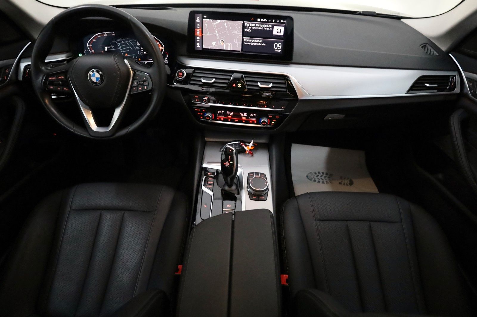 Fahrzeugabbildung BMW 530dA xDrive Touring Leder,Navi,Laser,HeadUp,SH