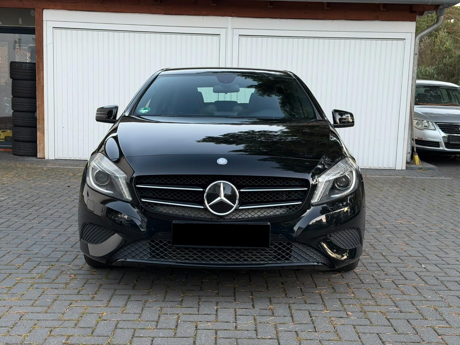 Mercedes-Benz A 180 Style Automatik Xenon Leder BlueEfficiency