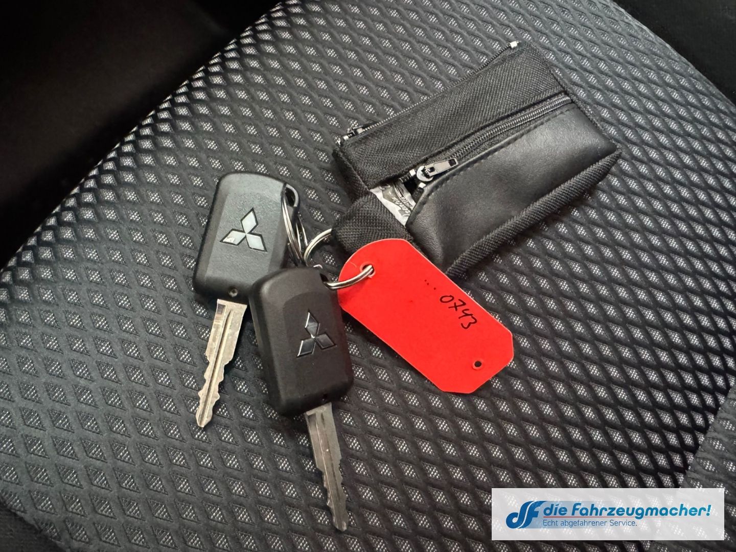 Fahrzeugabbildung Mitsubishi Outlander Edition 100 2WD Apple CarPlay Android