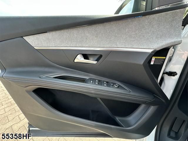 Fahrzeugabbildung Peugeot 3008 1.5 BlueHDi 130, GT