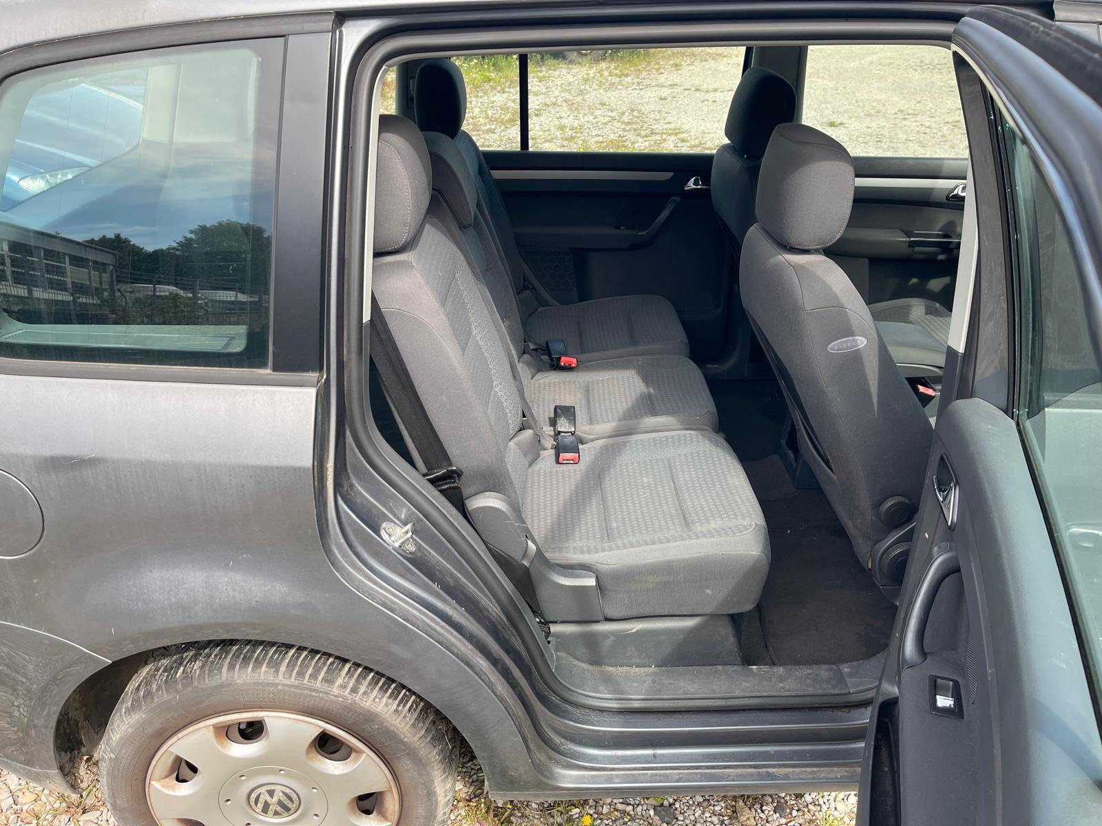 Volkswagen Touran 2004 — photo 17