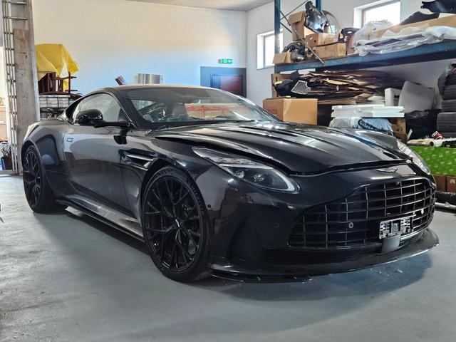 Aston Martin DB12 4.0 V8, Carbon, Ceramic, Bowers & Wilkins