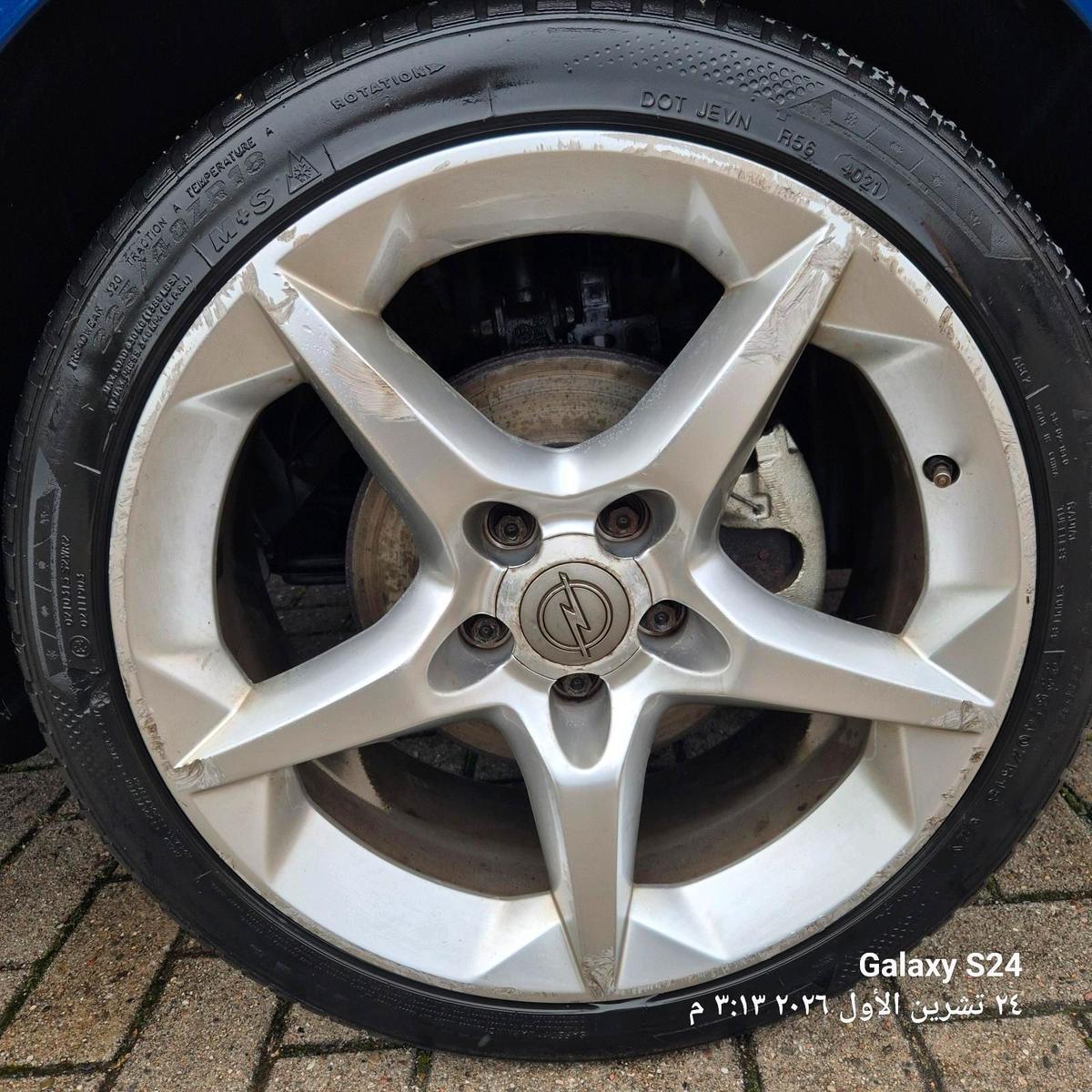 Opel Astra 2009 — photo 11