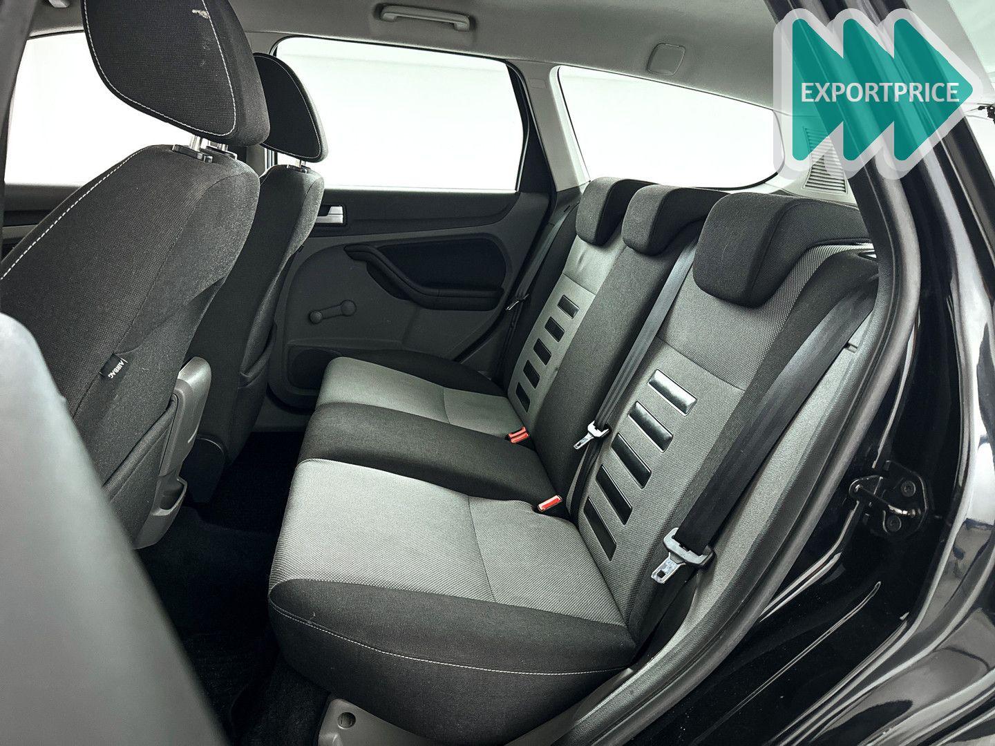 Ford Focus 2009 — photo 11