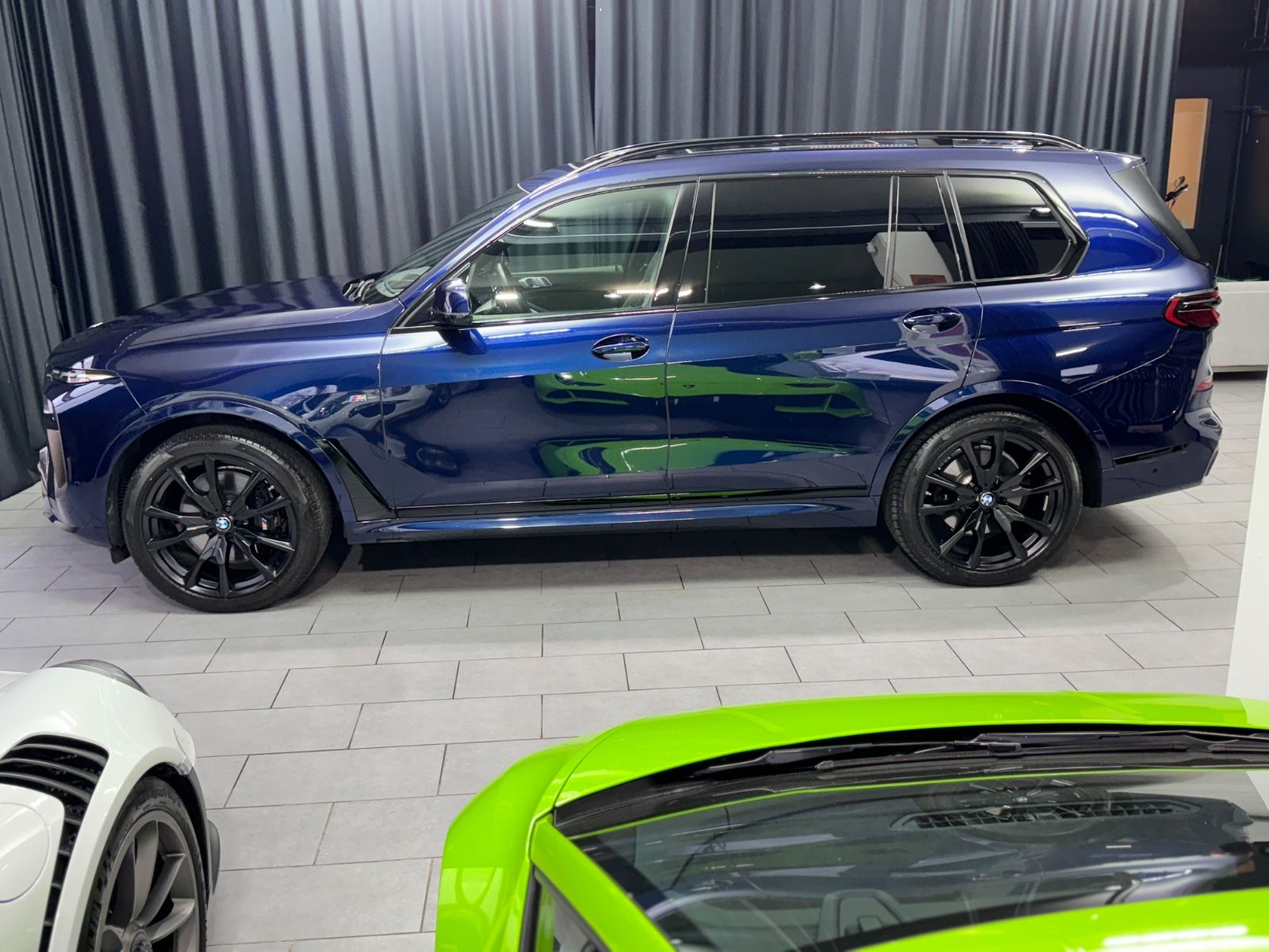 Fahrzeugabbildung BMW X7 xDrive 40 d M SPORT PRO|SKY-LOUNGE|MASSAGE|