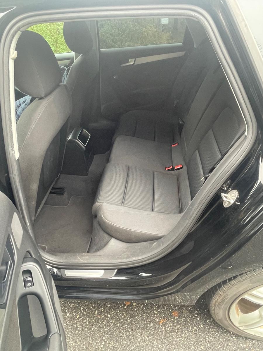 Audi A4 2009 — photo 14
