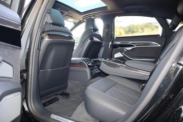 صورة مصغرة 38 لـ 2026 AUDI S8
