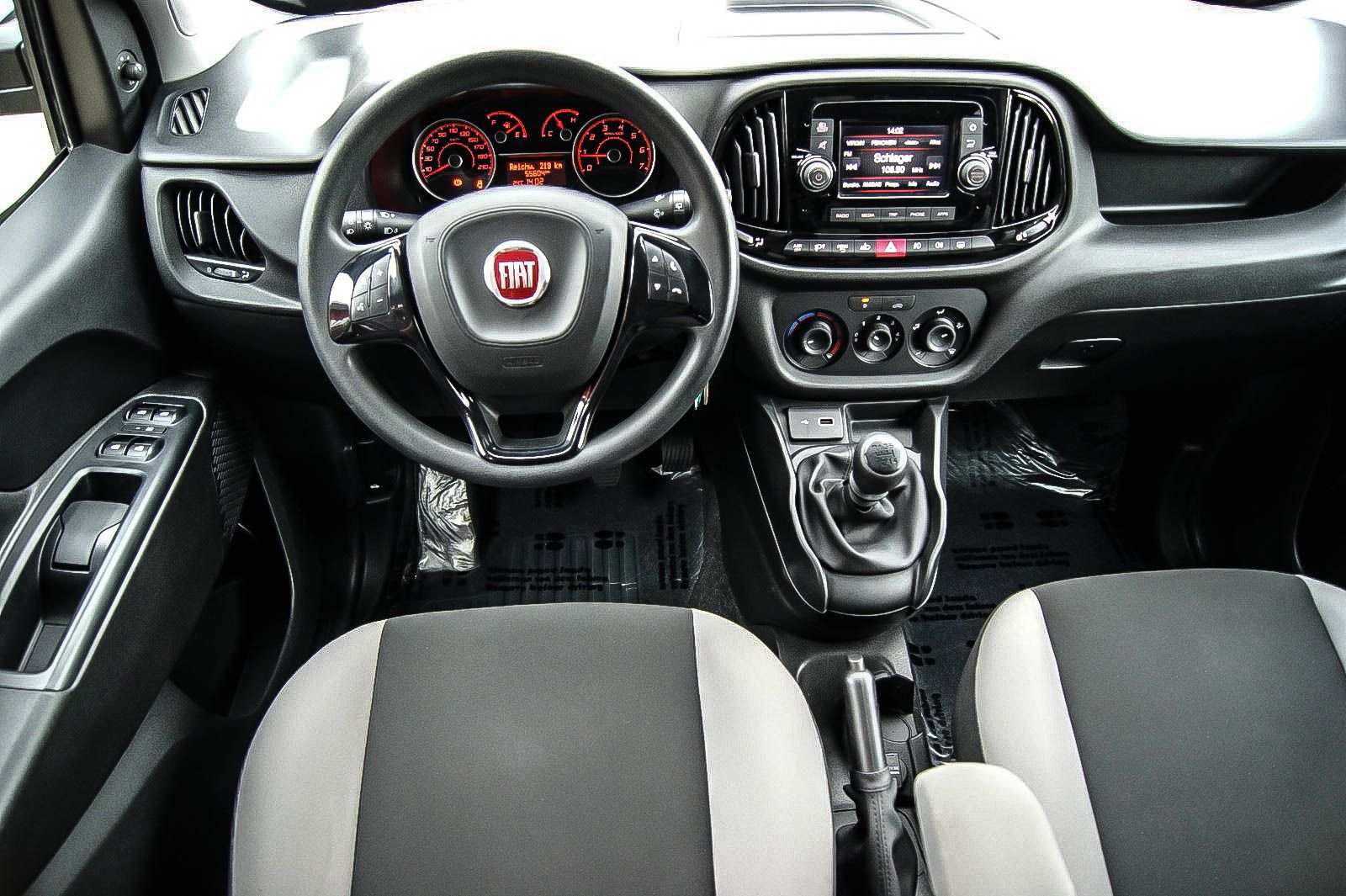 Fahrzeugabbildung Fiat Doblo 1.4i SX Kombi Klima 5-Sitze 2xSchiebetüren
