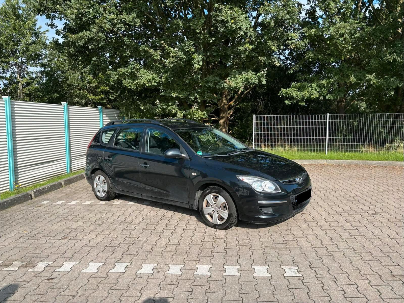 Hyundai i30 2010 — photo 8