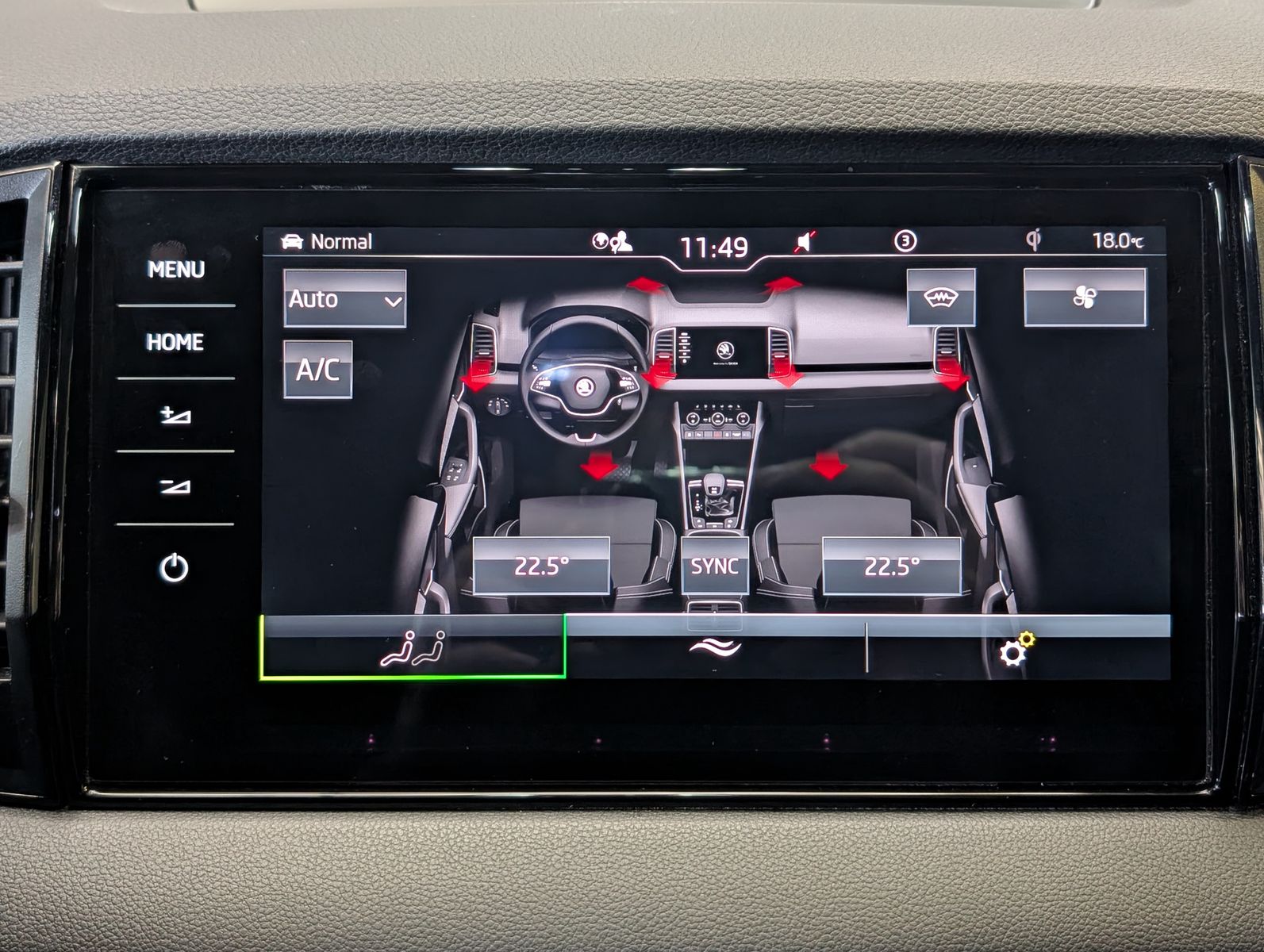 Fahrzeugabbildung SKODA Karoq 2.0 TDI DSG Sportline 4x4 ACC LED Cam AHK