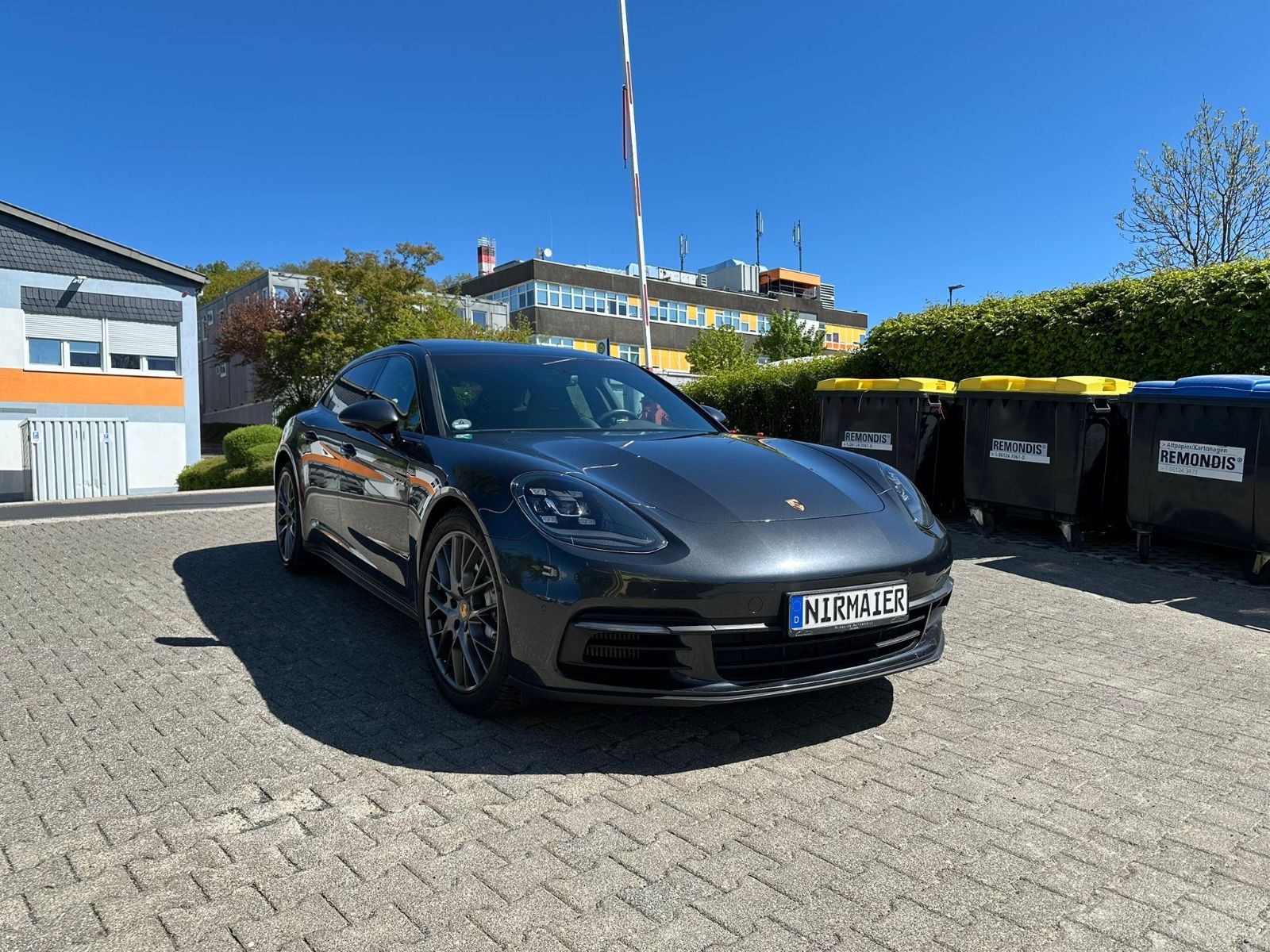 PORSCHE Panamera