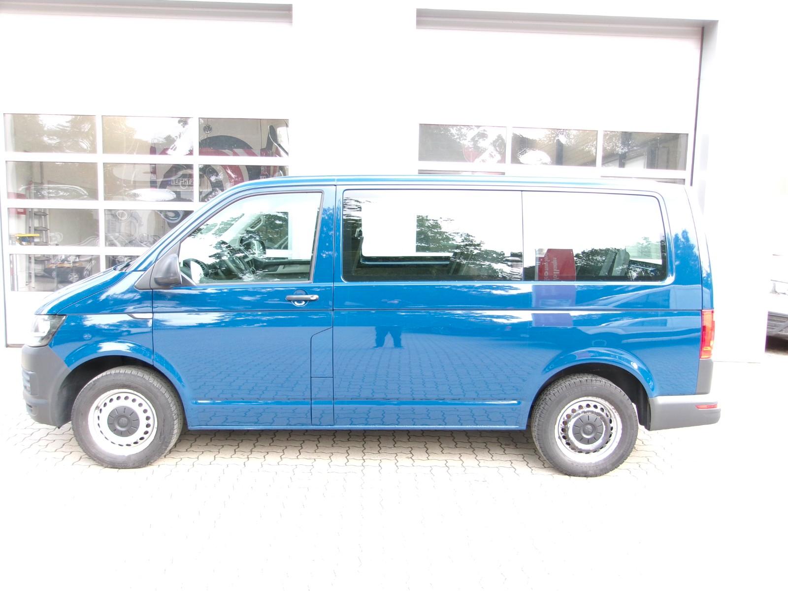 Volkswagen T6 Kombi FWD 9-Sitzer+AHK+Zuheizer+PDC hi.