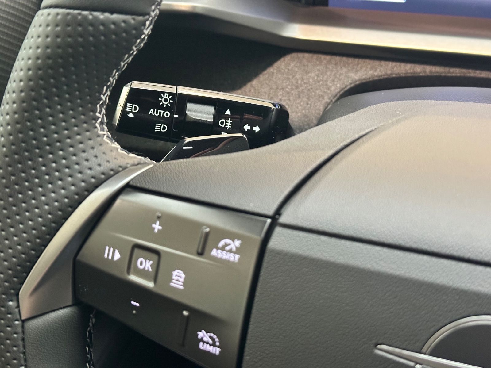 Fahrzeugabbildung Opel Grandland Hybrid *NAVI*SHZ*Allwetter*Kamera*Foc