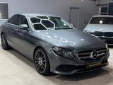 Mercedes-Benz E 220D AVANTG./LED/SHZ/TOTWINKEL/KAM - Mercedes-Benz E 220: Limousine