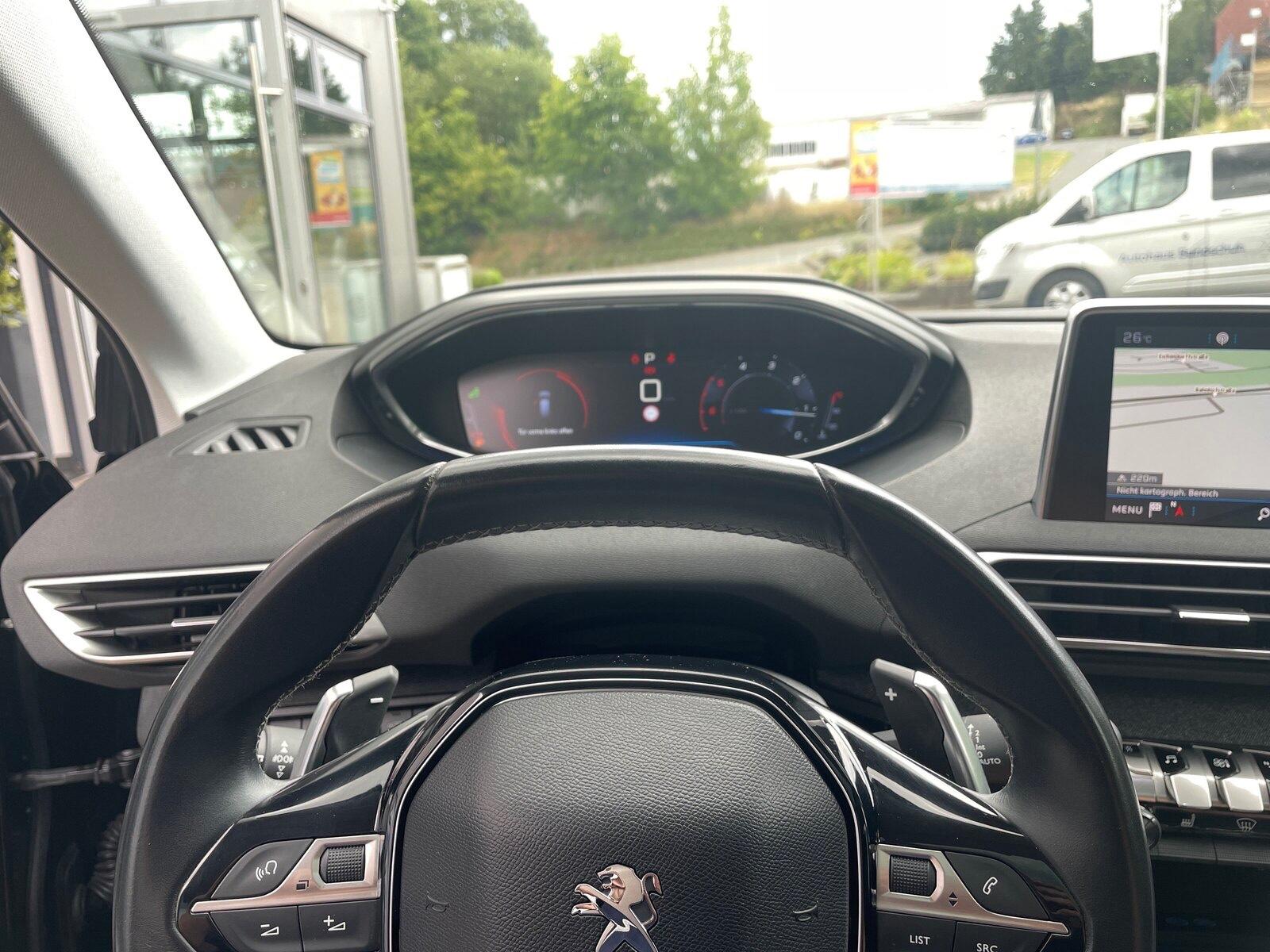 Peugeot 3008 BlueHDi 180 Stop & Start EAT8 Allure *AHK*