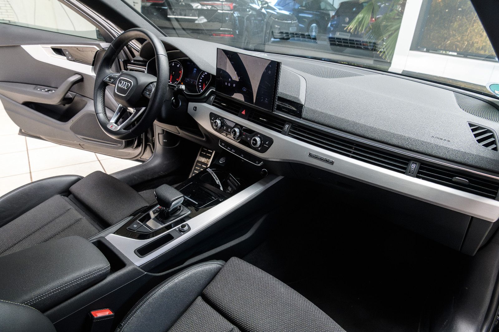 Fahrzeugabbildung Audi A4 Avant 40 TDI quattro advanced + Kamera +
