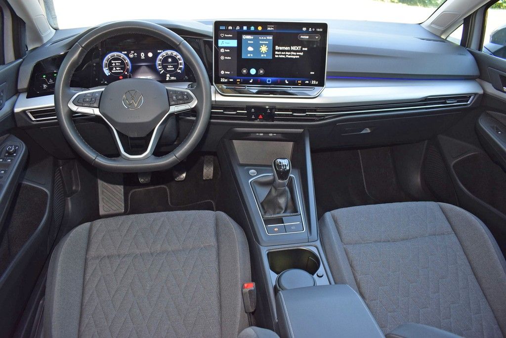 Volkswagen Golf VIII 1.5 TSI 6-Gang Life LED Pano PDC ACC foto 2