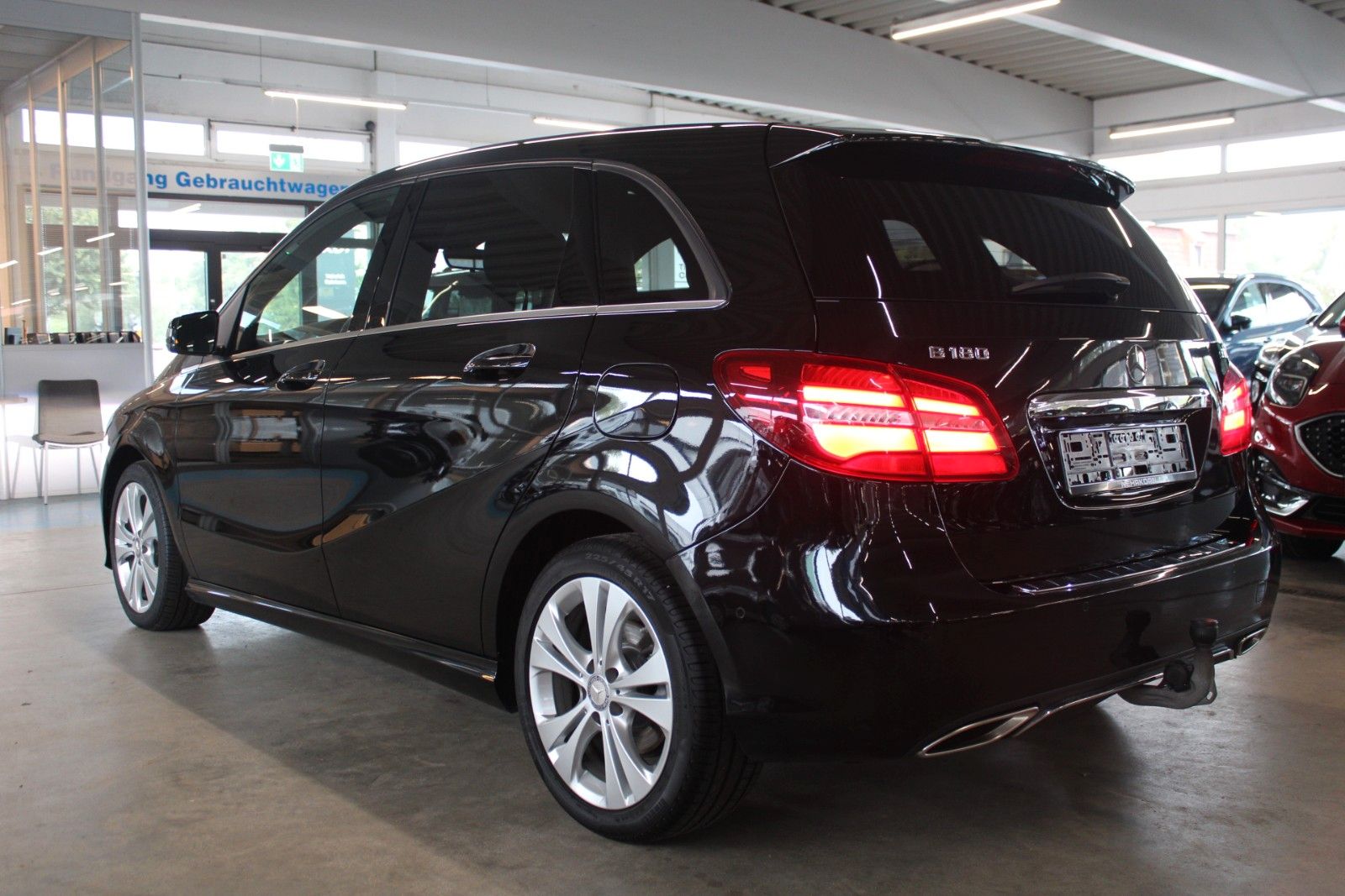 Fahrzeugabbildung Mercedes-Benz B 180 CDI Urban NAVI + PANORAMADACH + AHK